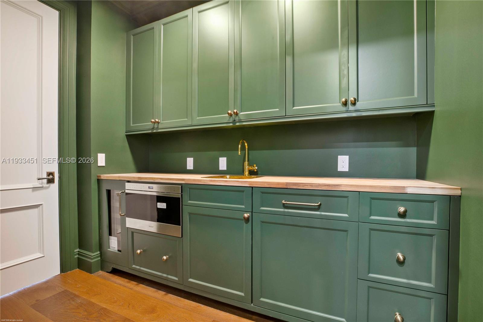 43 N Beach Rd Jupiter Island, FL 33455