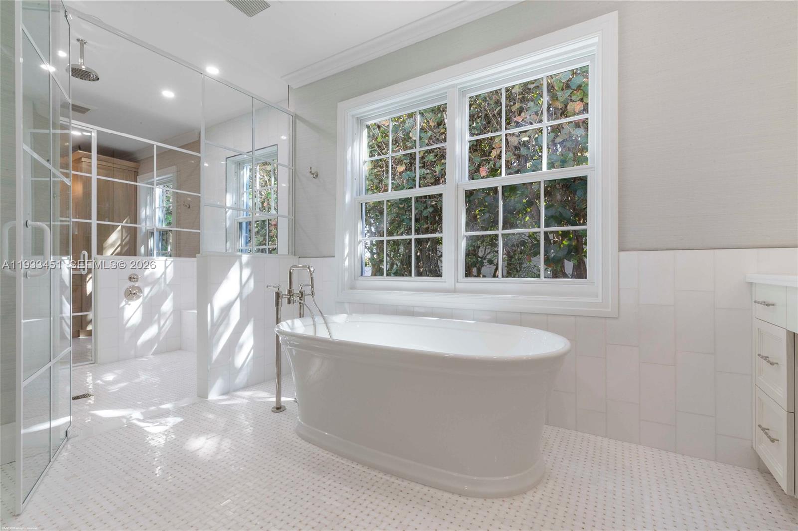 43 N Beach Rd Jupiter Island, FL 33455