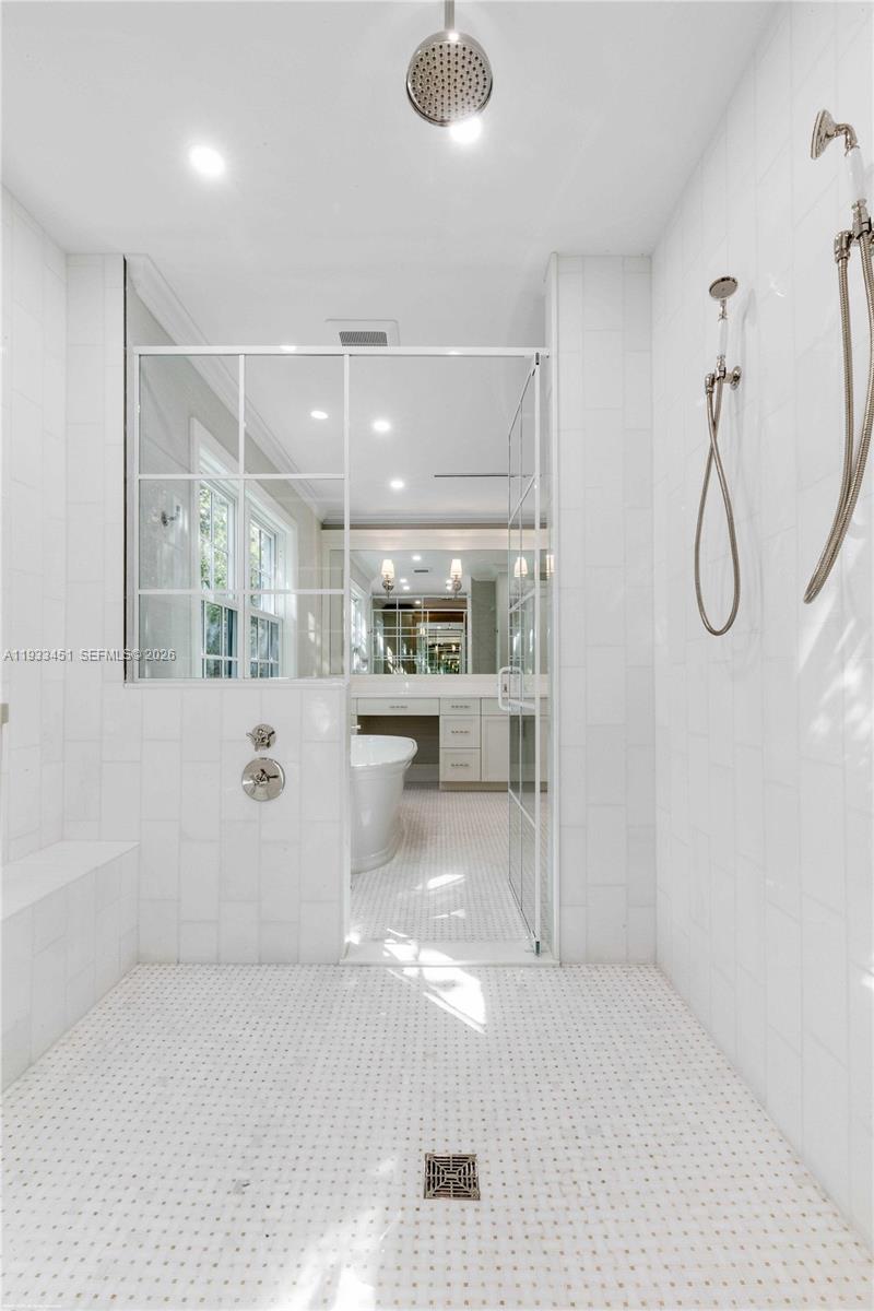 43 N Beach Rd Jupiter Island, FL 33455