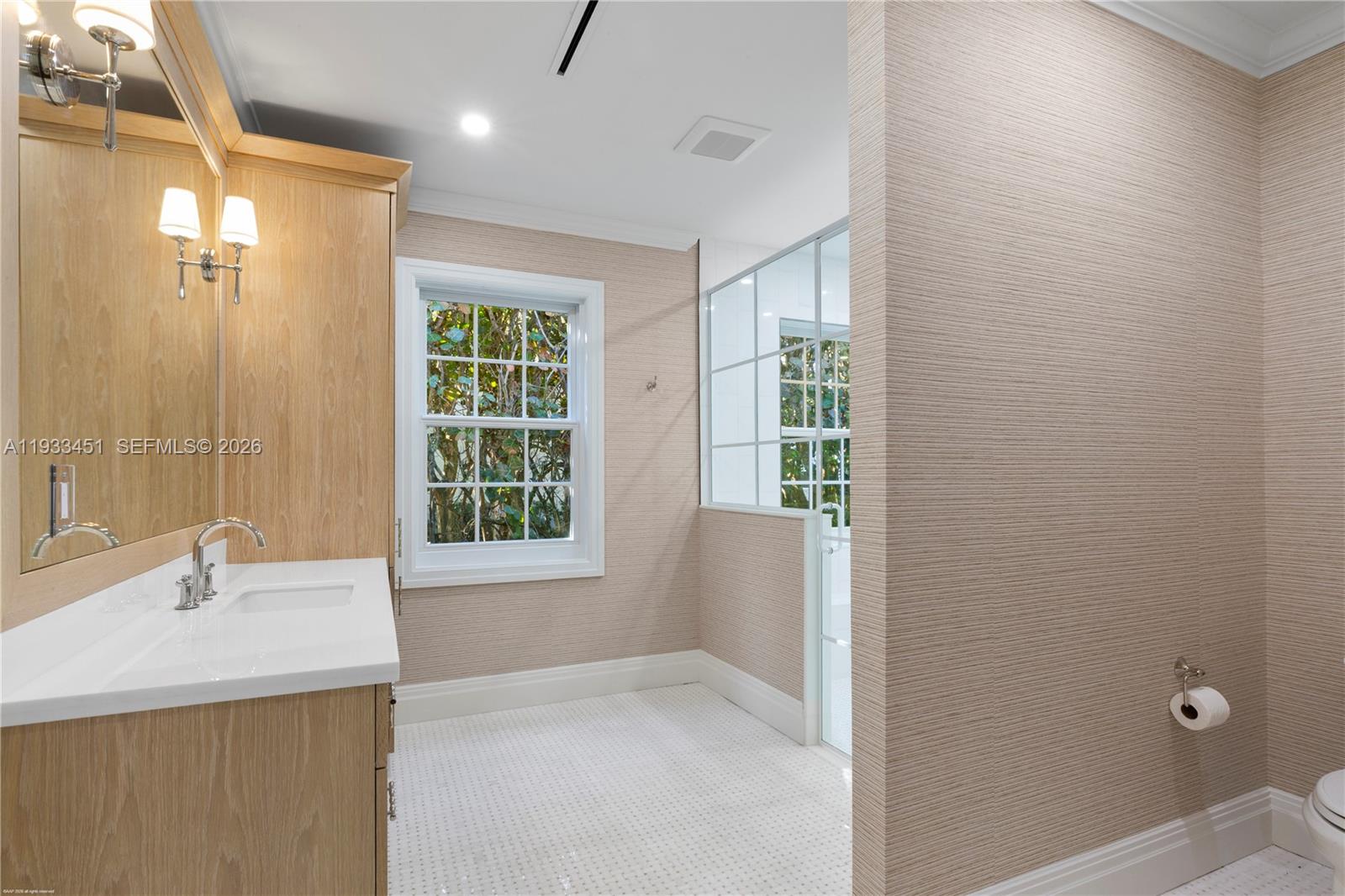 43 N Beach Rd Jupiter Island, FL 33455