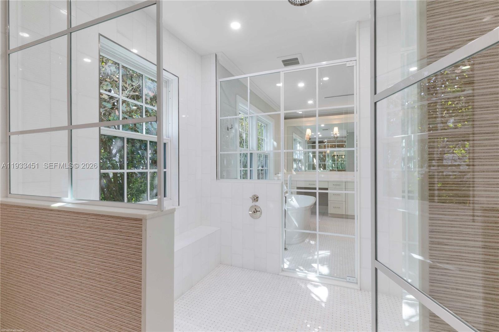 43 N Beach Rd Jupiter Island, FL 33455