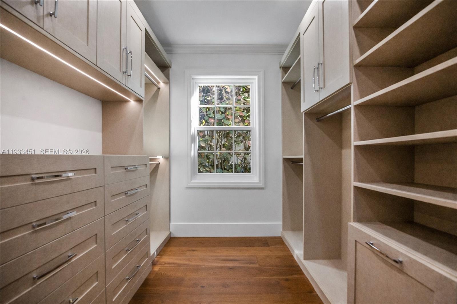 43 N Beach Rd Jupiter Island, FL 33455