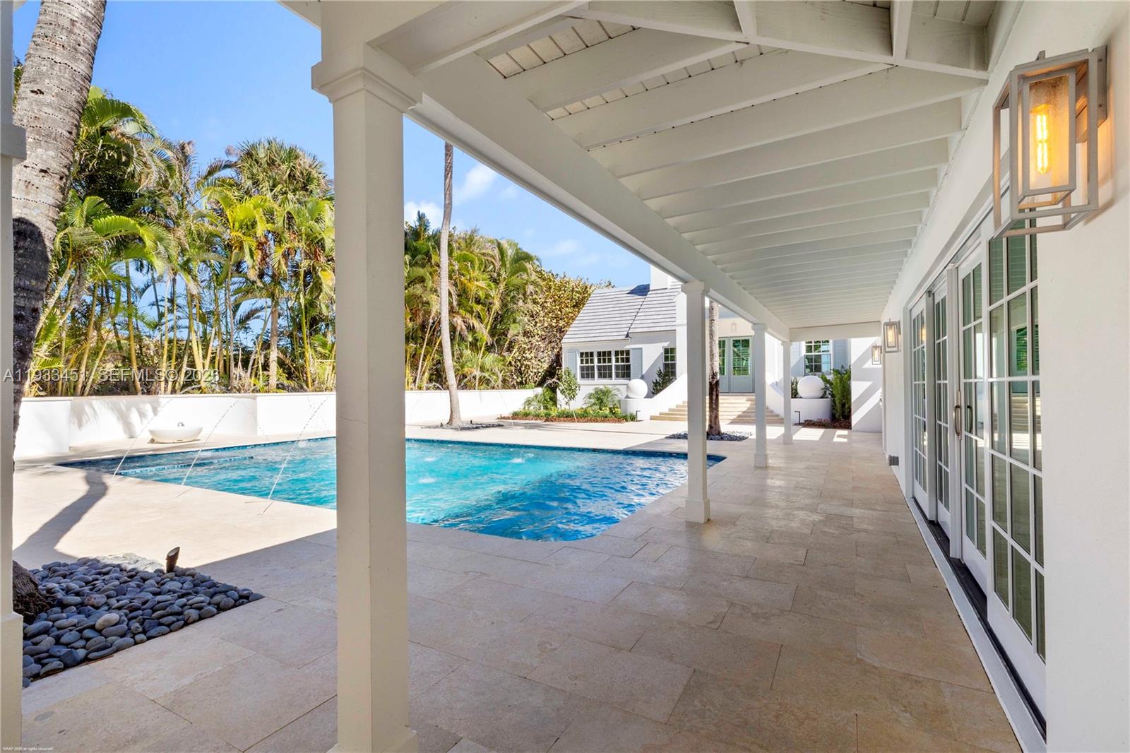 43 N Beach Rd Jupiter Island, FL 33455