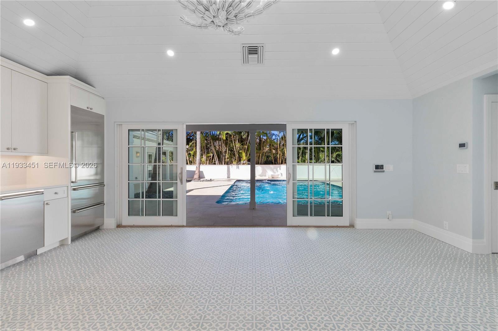 43 N Beach Rd Jupiter Island, FL 33455