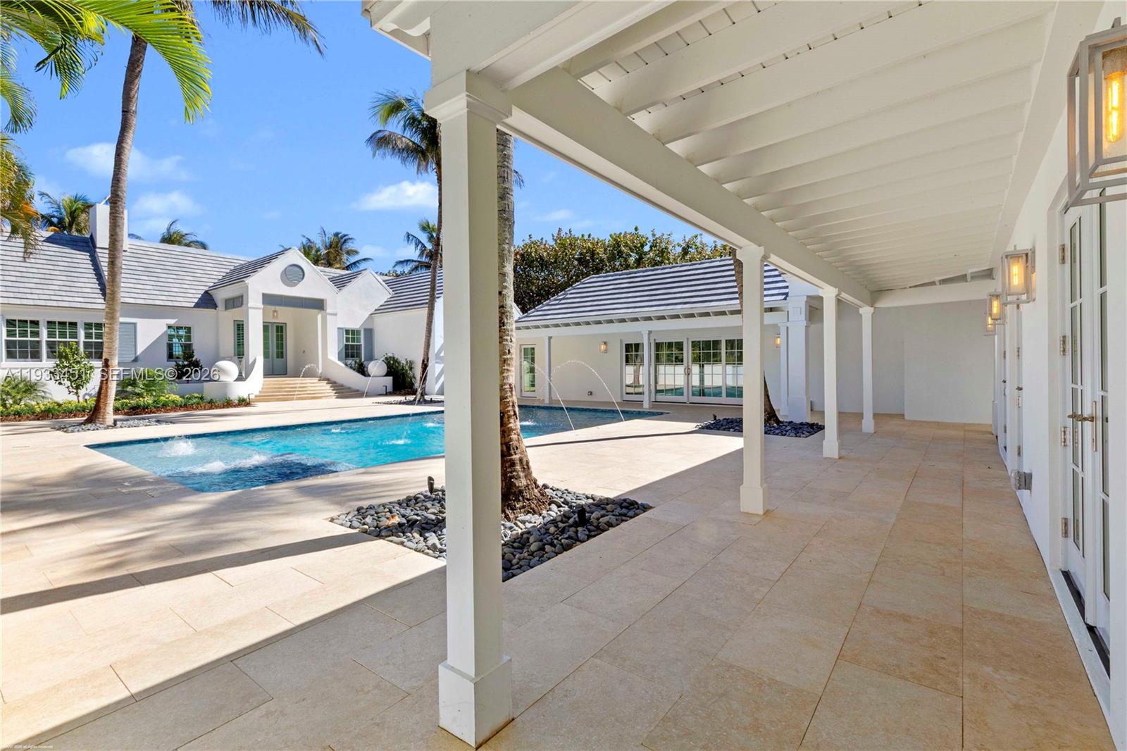 43 N Beach Rd Jupiter Island, FL 33455