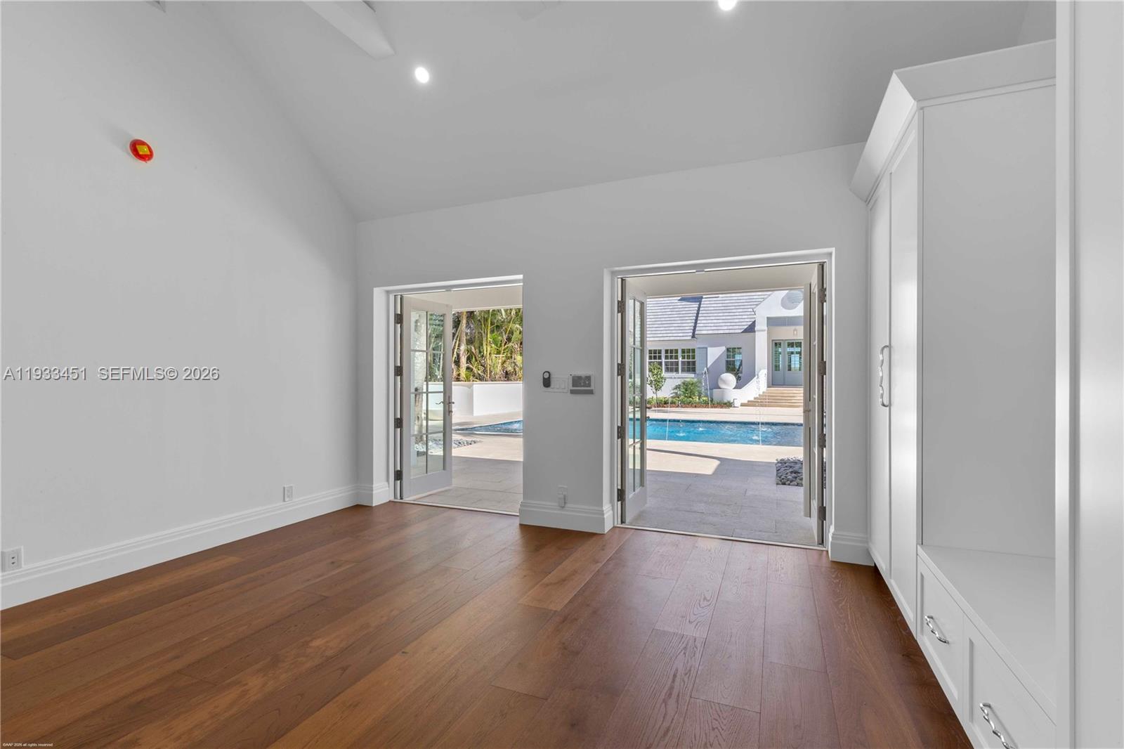 43 N Beach Rd Jupiter Island, FL 33455