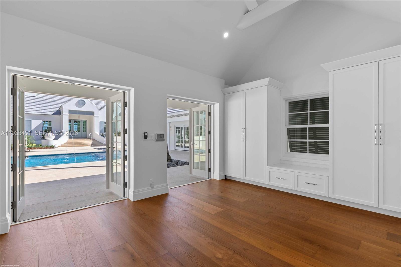 43 N Beach Rd Jupiter Island, FL 33455