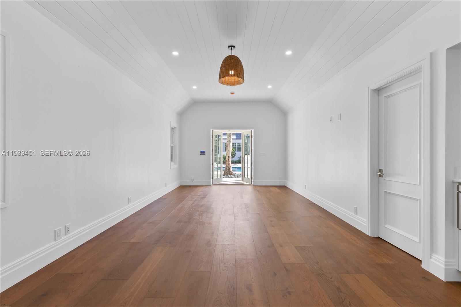 43 N Beach Rd Jupiter Island, FL 33455