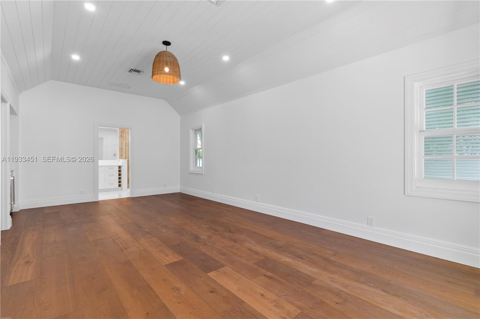 43 N Beach Rd Jupiter Island, FL 33455