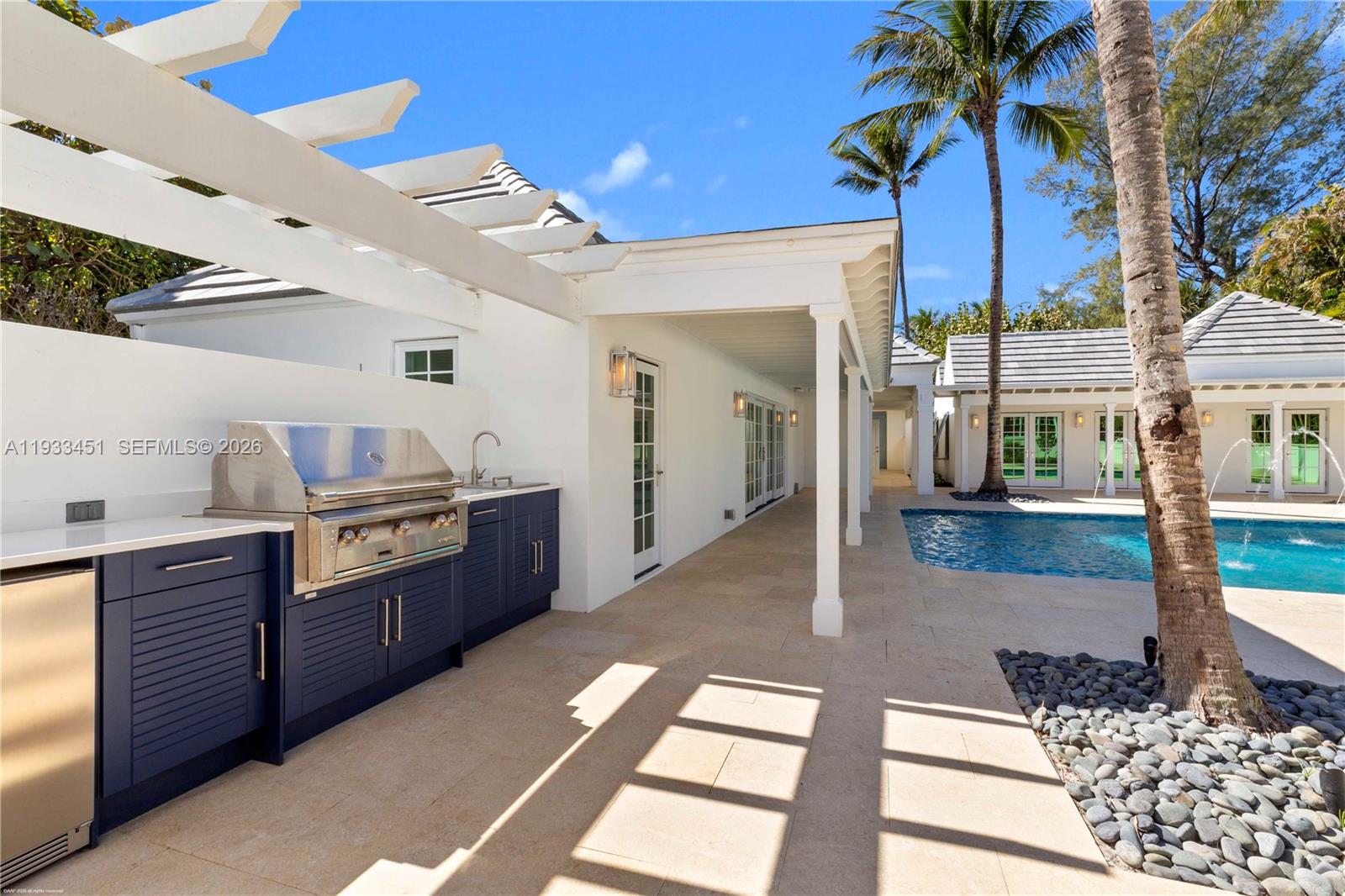 43 N Beach Rd Jupiter Island, FL 33455