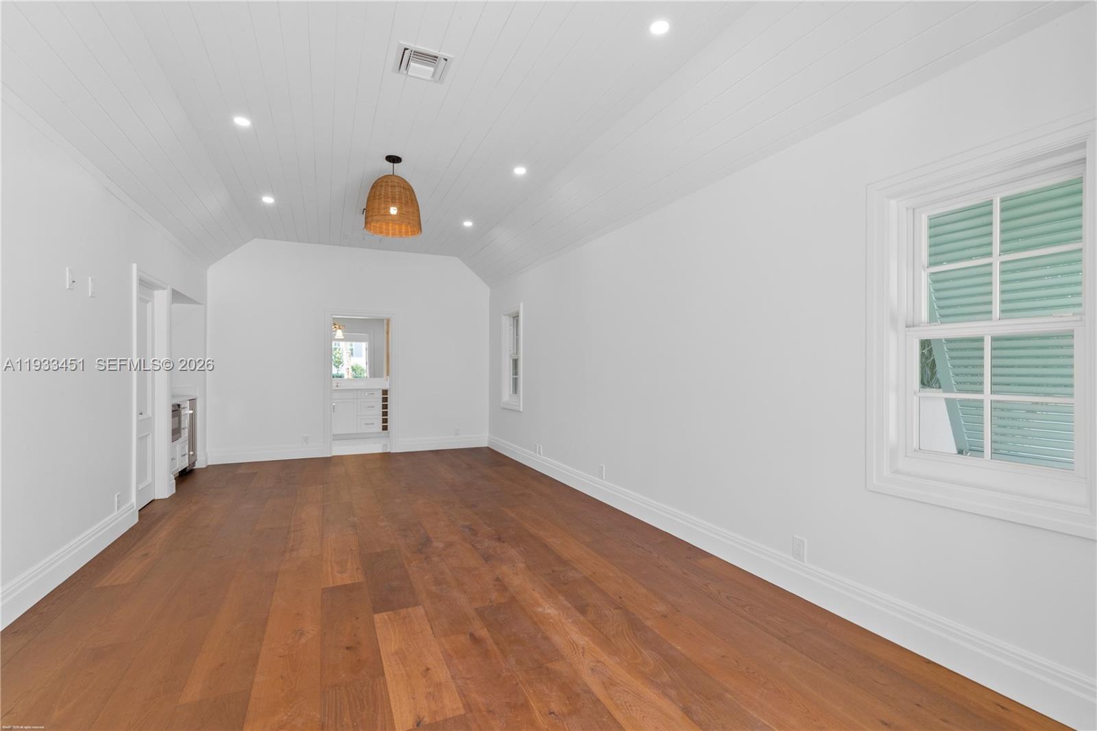 43 N Beach Rd Jupiter Island, FL 33455