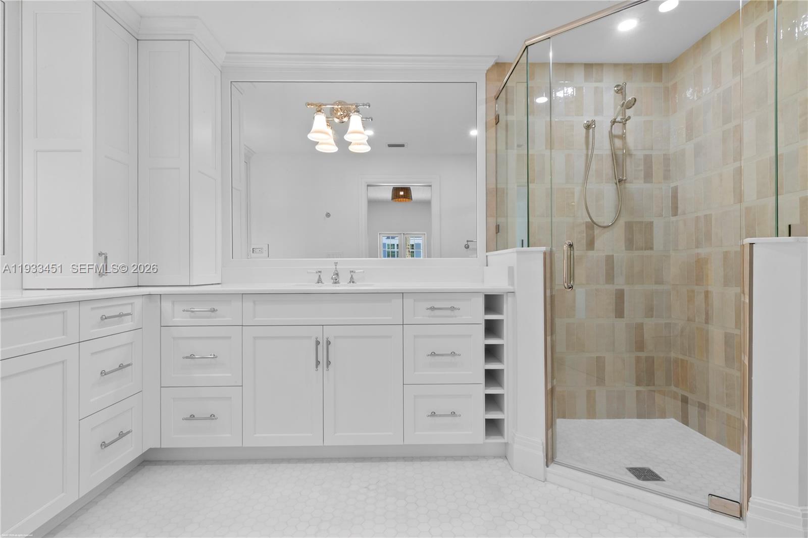 43 N Beach Rd Jupiter Island, FL 33455