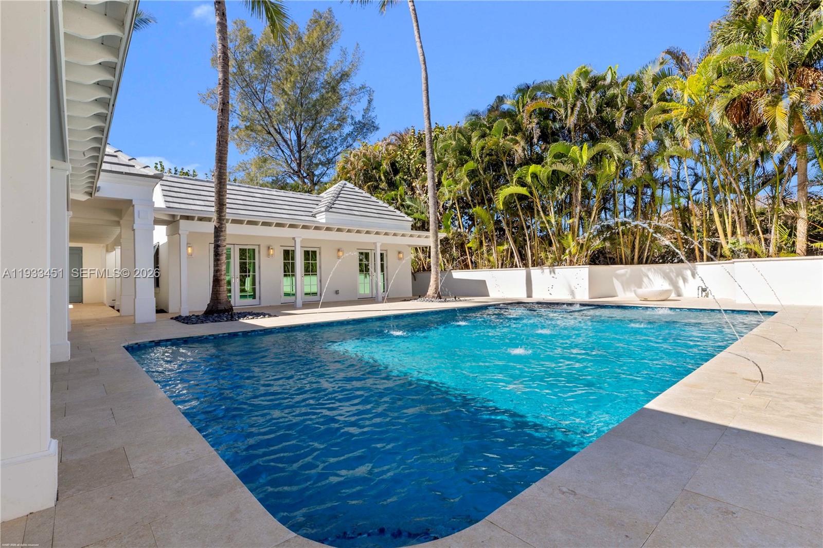 43 N Beach Rd Jupiter Island, FL 33455