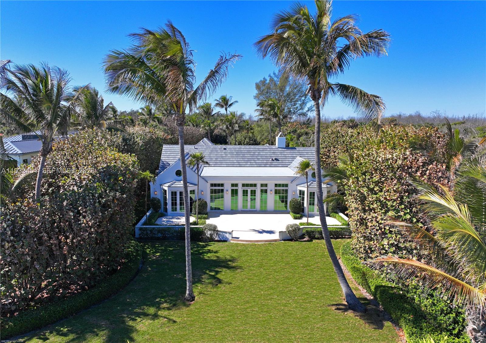 43 N Beach Rd Jupiter Island, FL 33455