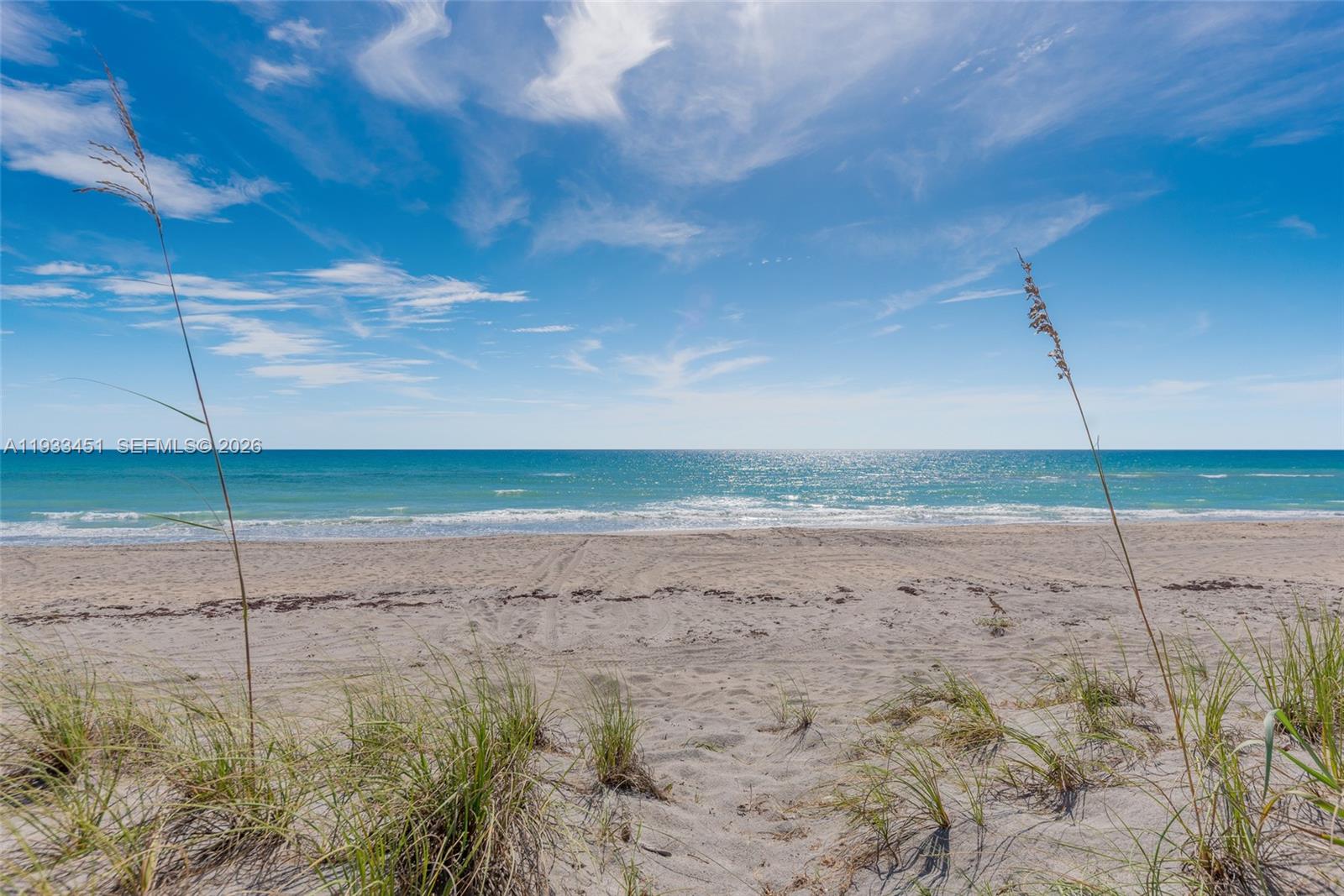 43 N Beach Rd Jupiter Island, FL 33455