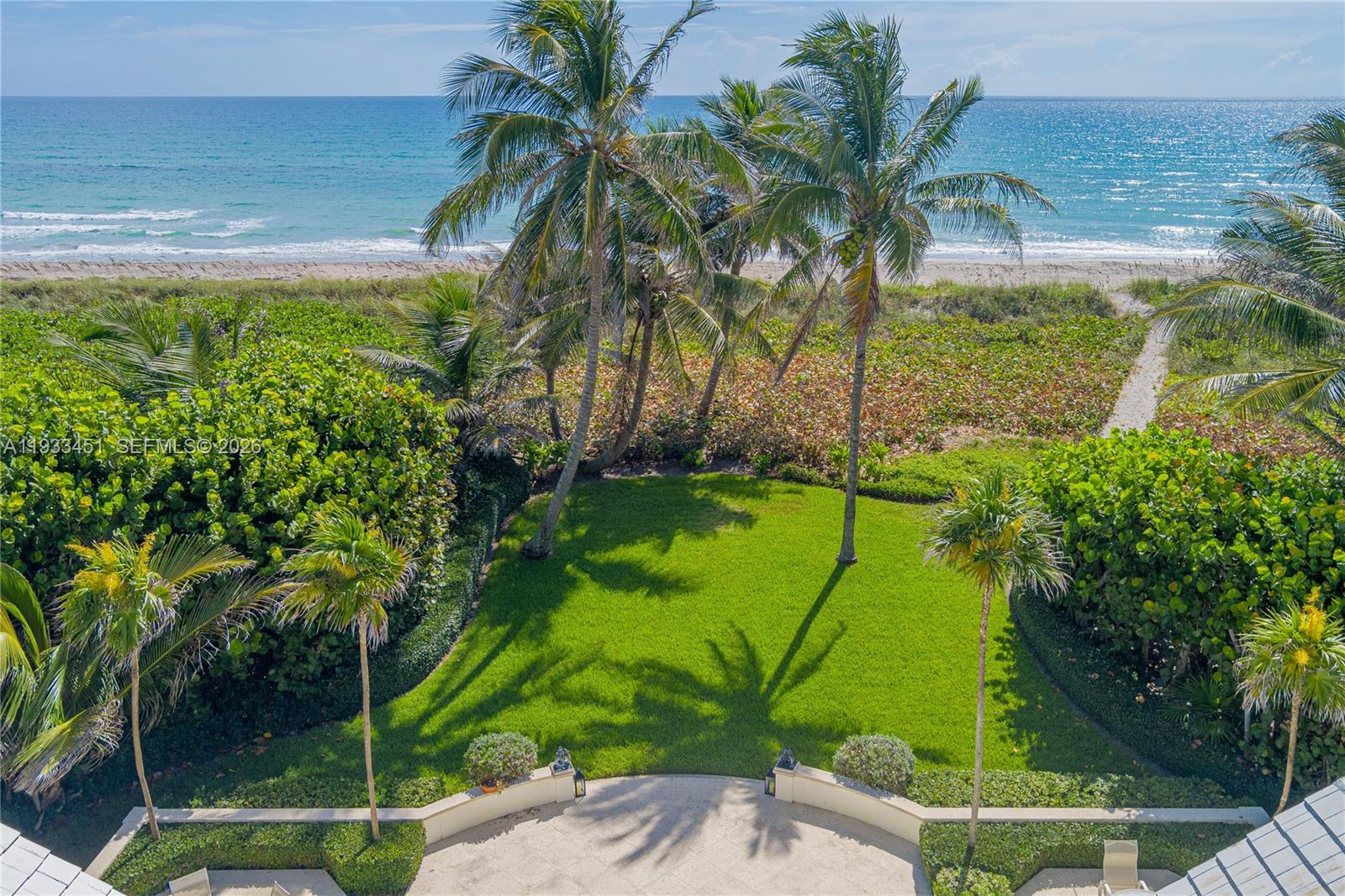 43 N Beach Rd Jupiter Island, FL 33455