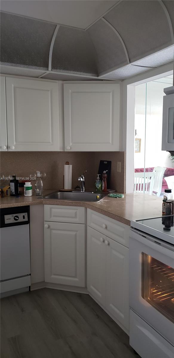 851 Three Iss Blvd #406 Hallandale Beach, FL 33009