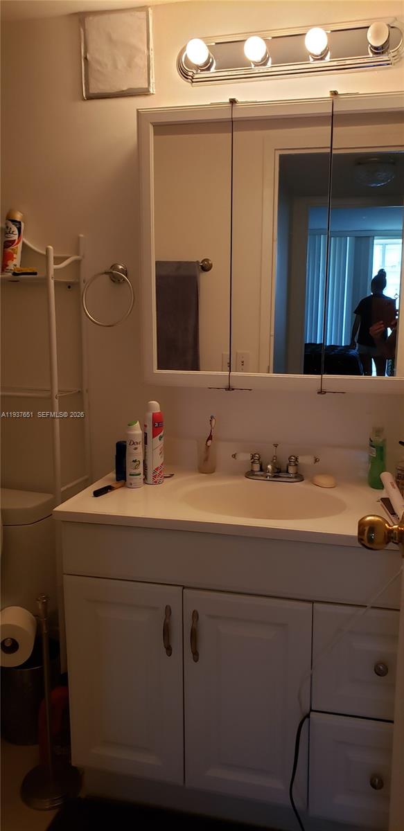 851 Three Iss Blvd #406 Hallandale Beach, FL 33009