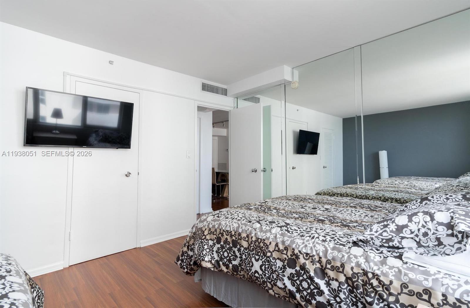 image Carlisle on the Ocean10