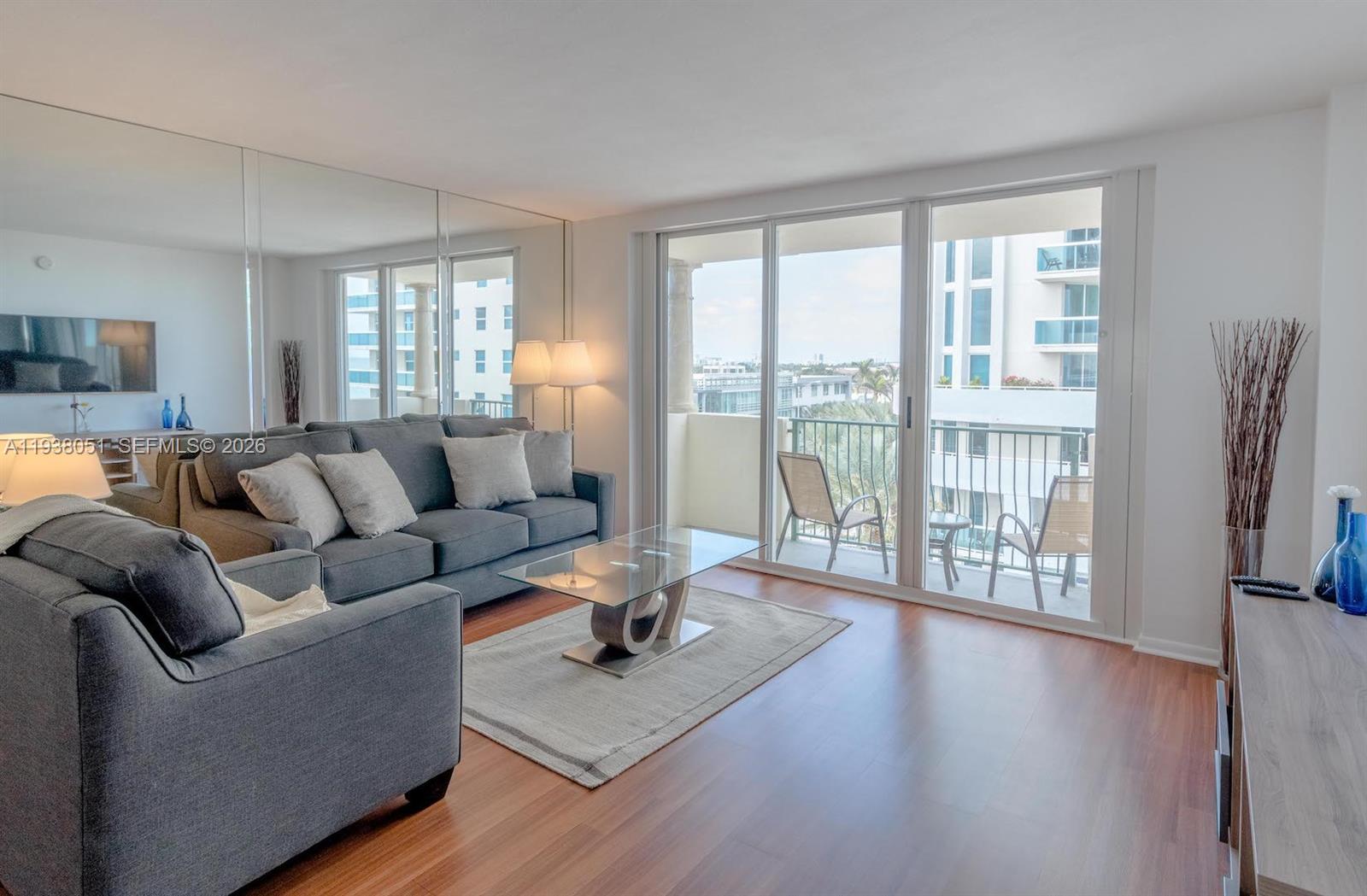 image Carlisle on the Ocean1