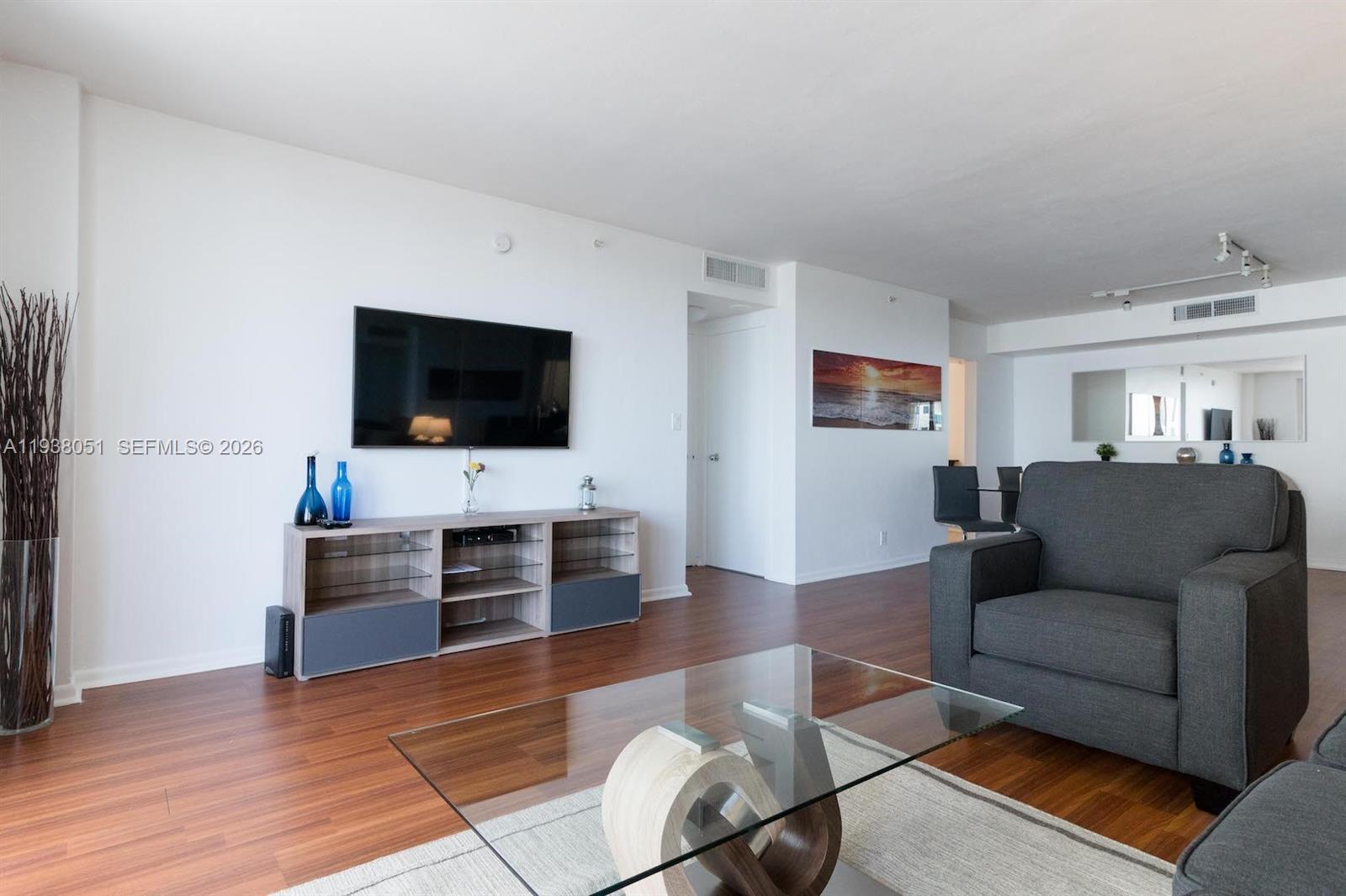 image Carlisle on the Ocean3