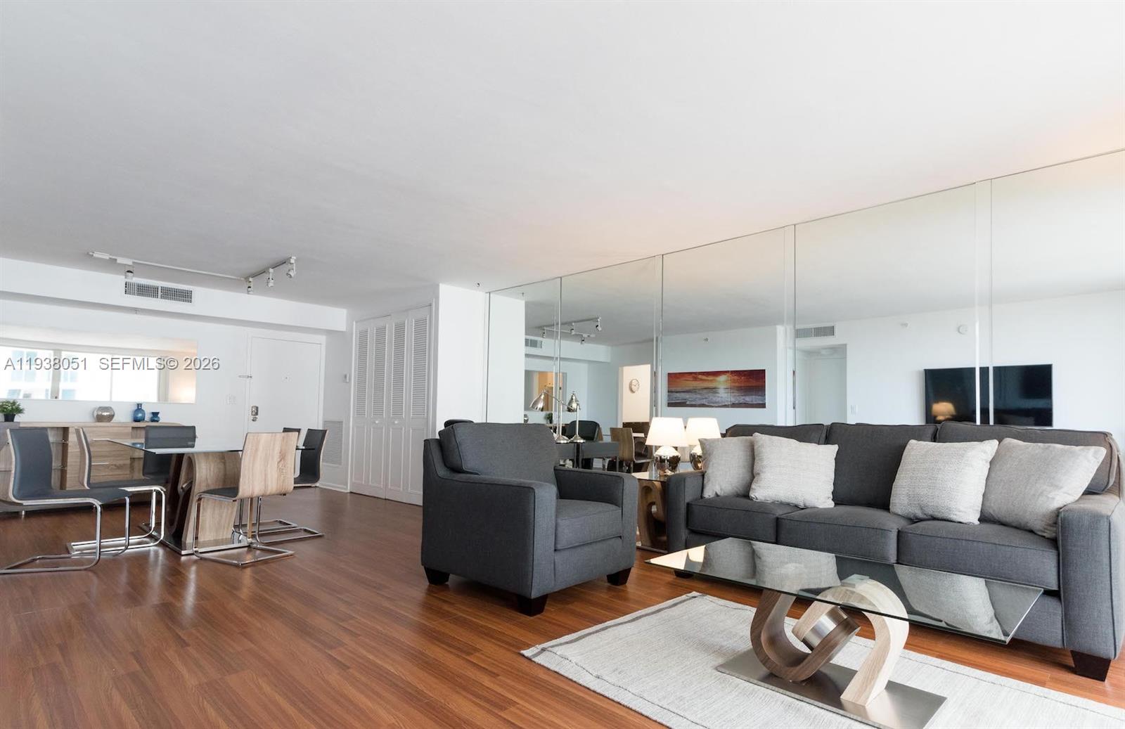 image Carlisle on the Ocean4