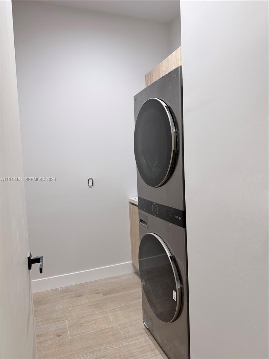 1135 NE 11th Ave Fort Lauderdale, FL 33304