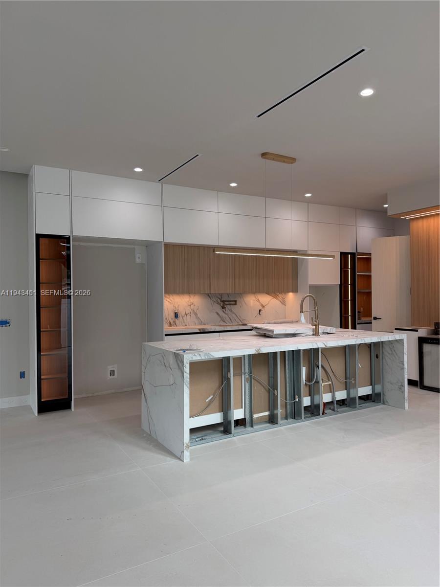 1135 NE 11th Ave Fort Lauderdale, FL 33304