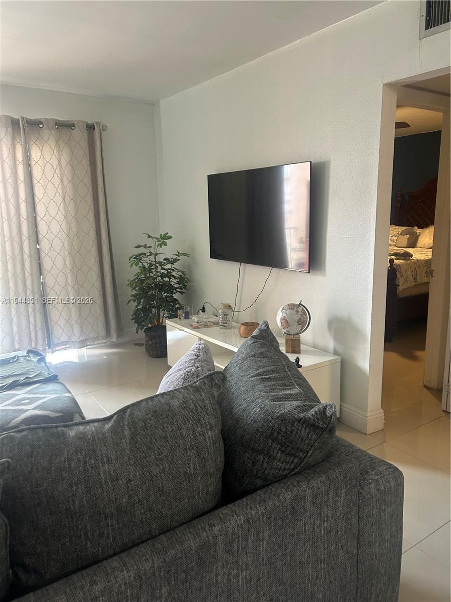 6130 W 19th Ave #210 Hialeah, FL 33012