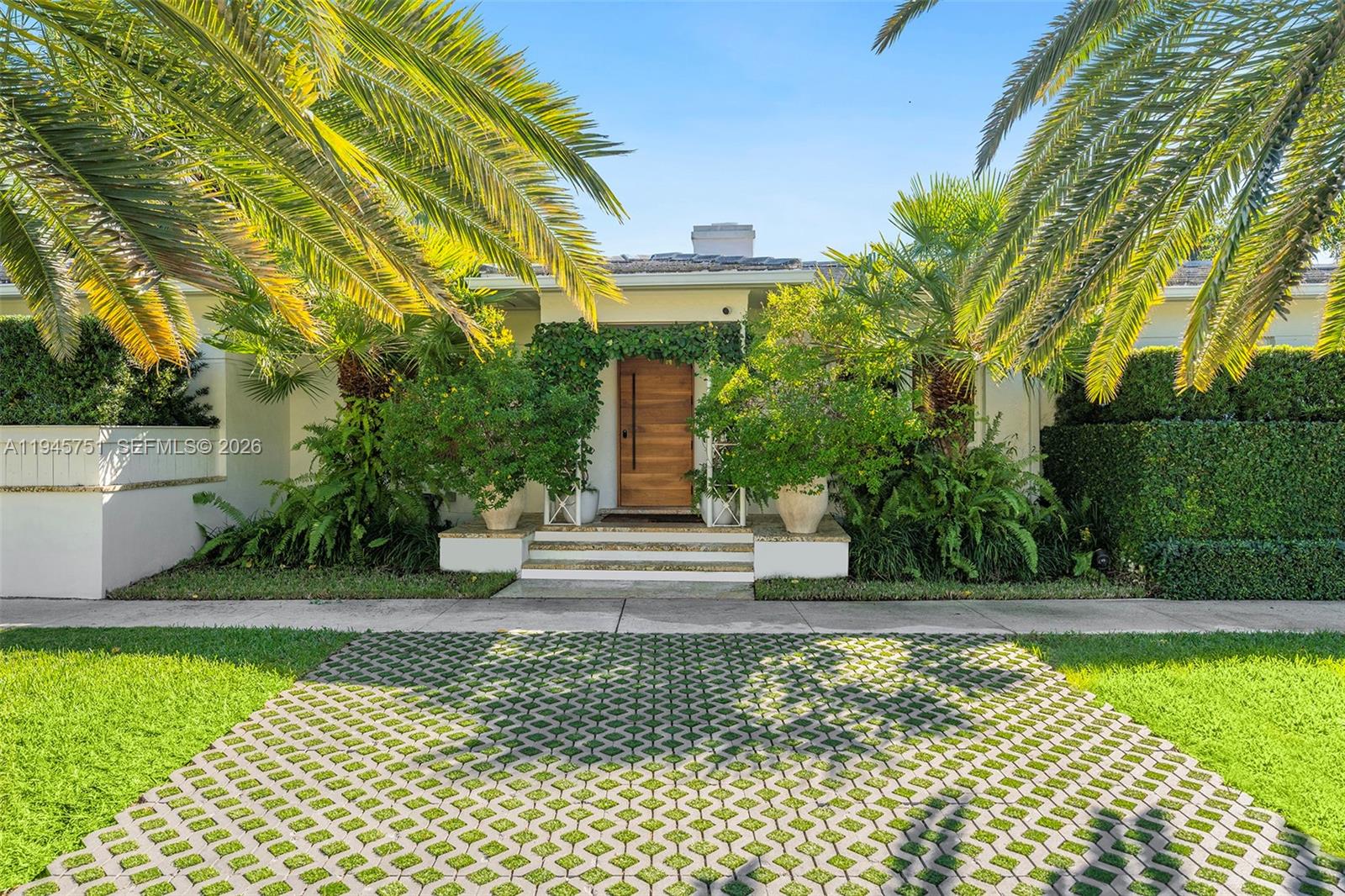 1220 W 21st St Miami Beach, FL 33140