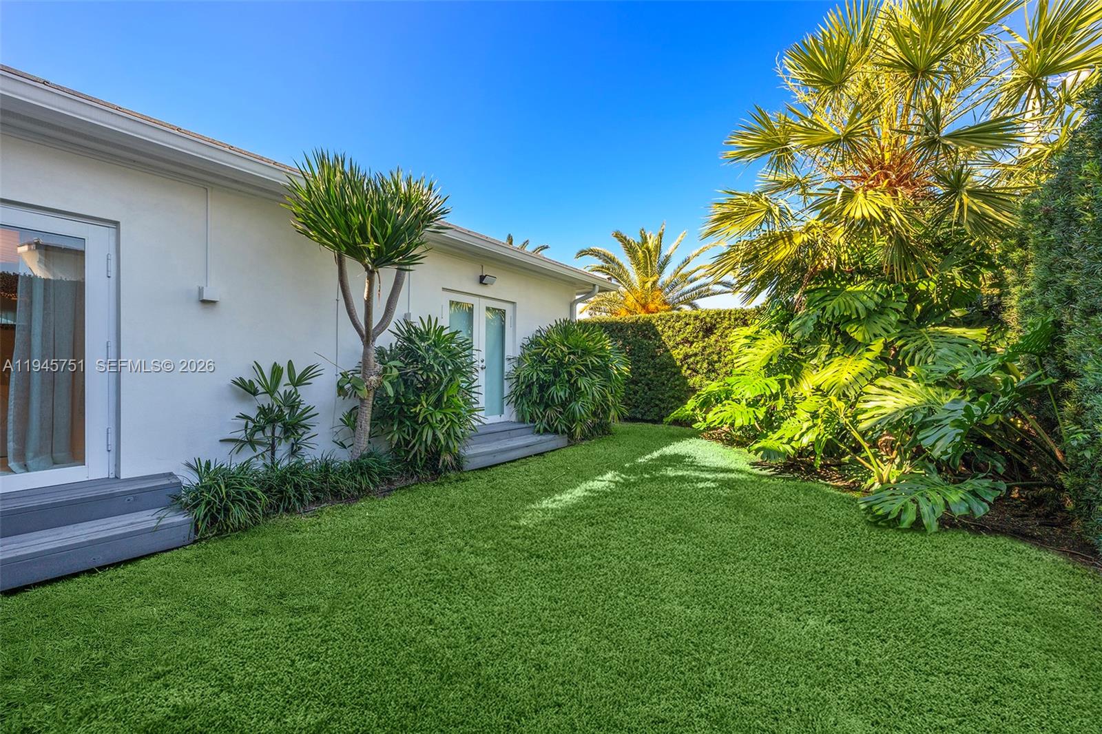 1220 W 21st St Miami Beach, FL 33140