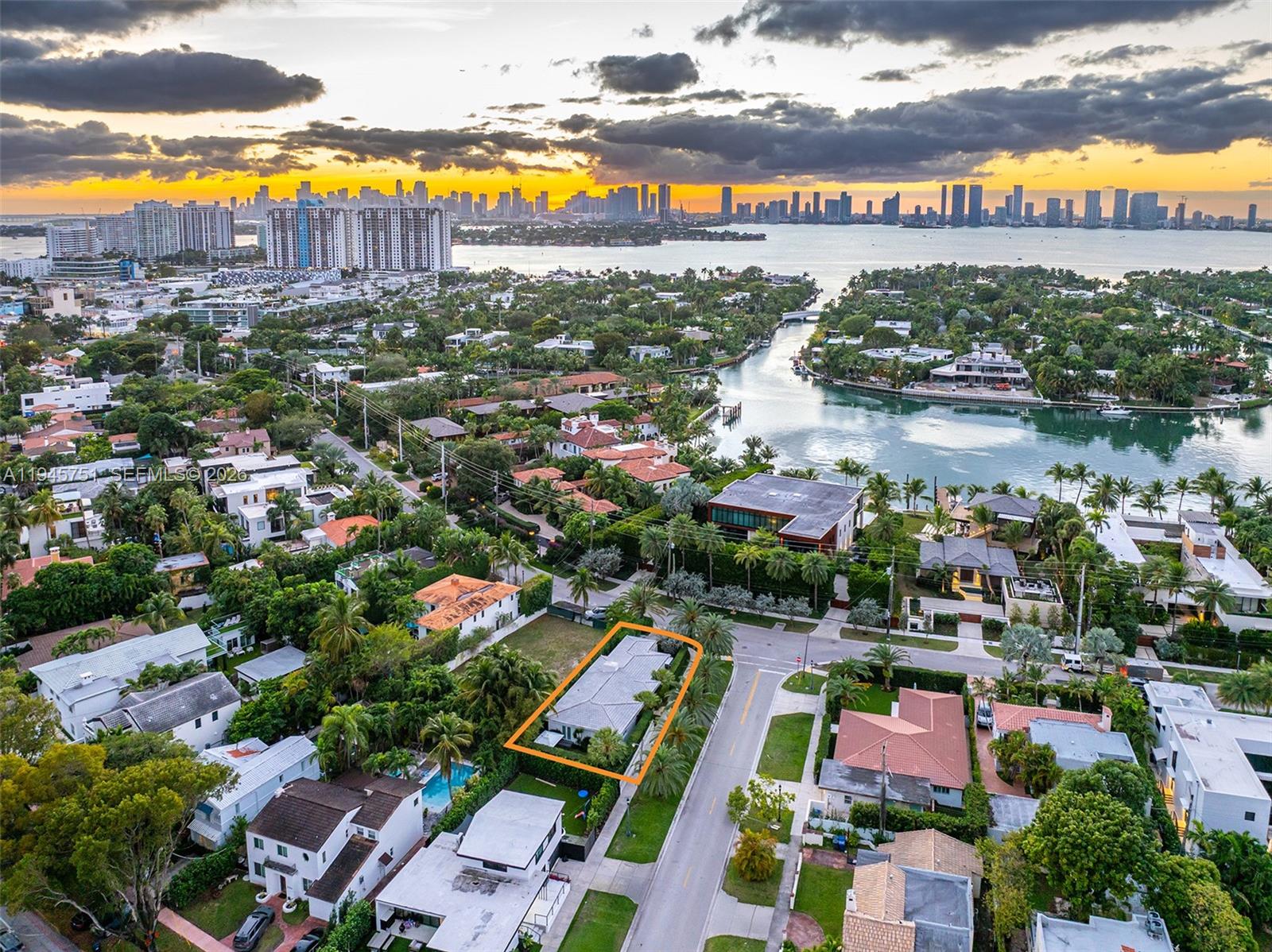 1220 W 21st St Miami Beach, FL 33140