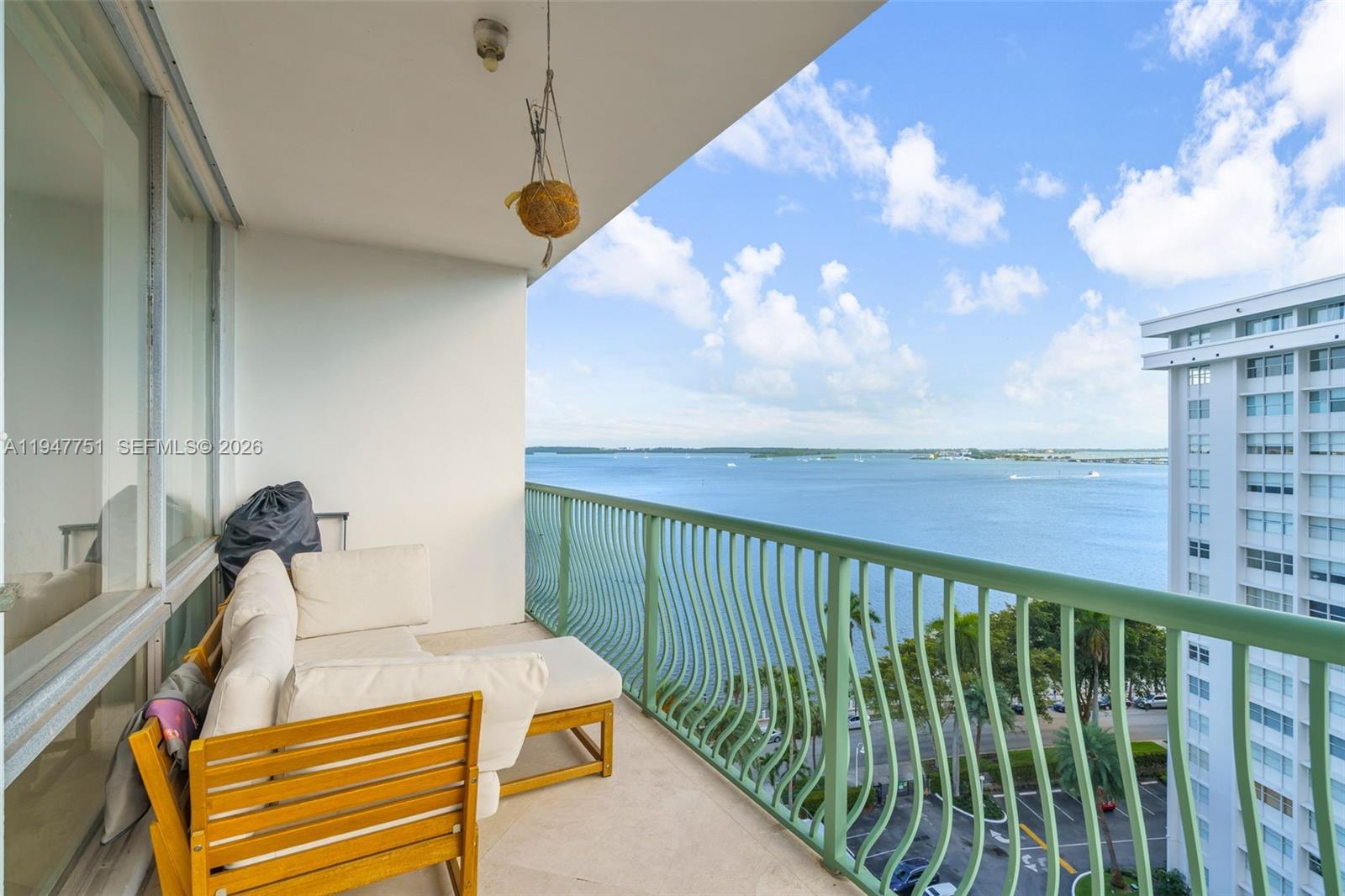 1408 Brickell Bay Dr #1206 Miami, FL 33131