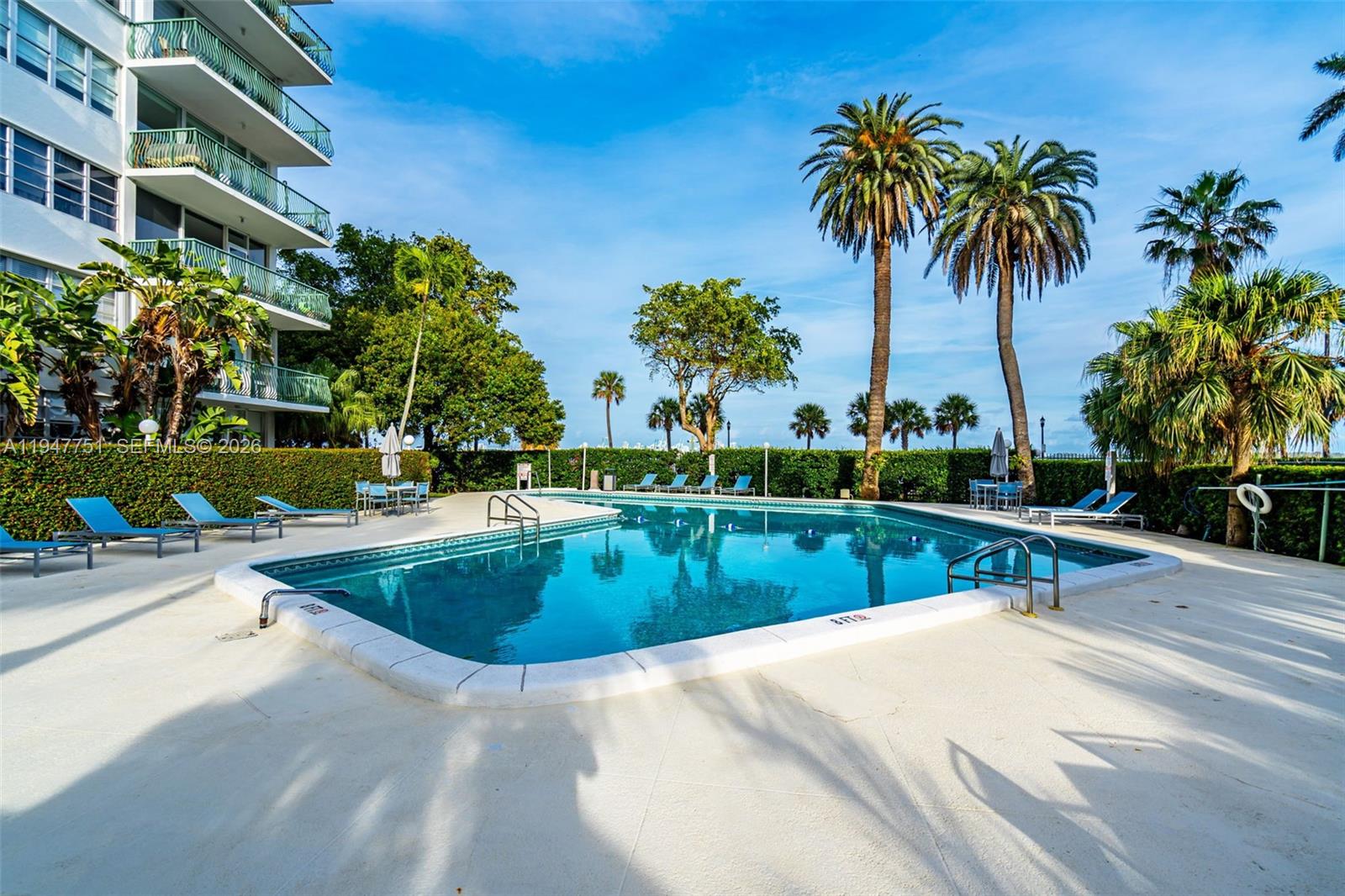 1408 Brickell Bay Dr #1206 Miami, FL 33131