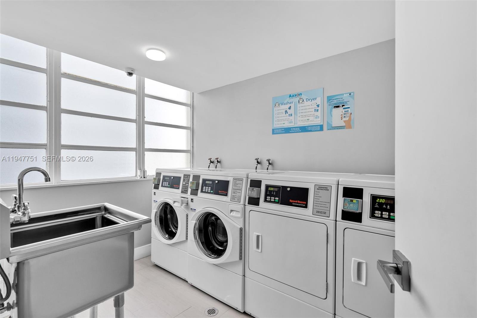 1408 Brickell Bay Dr #1206 Miami, FL 33131