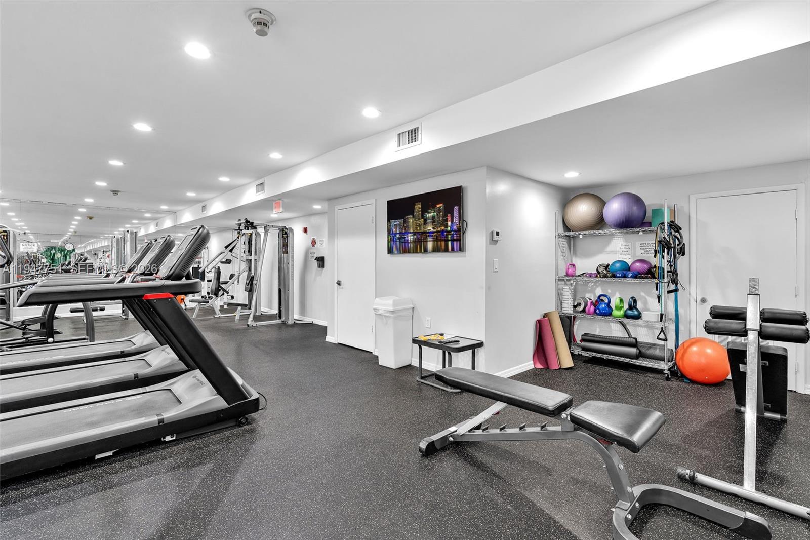 1408 Brickell Bay Dr #1206 Miami, FL 33131