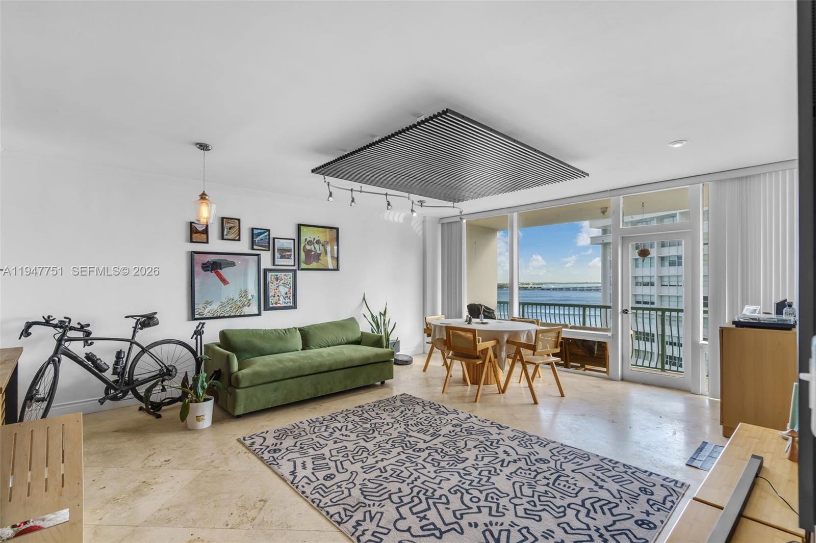 1408 Brickell Bay Dr #1206 Miami, FL 33131