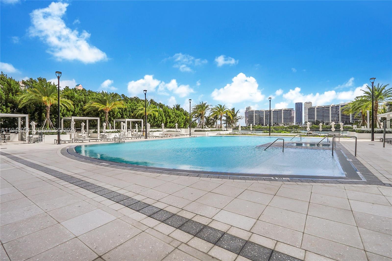 image The Peninsula77