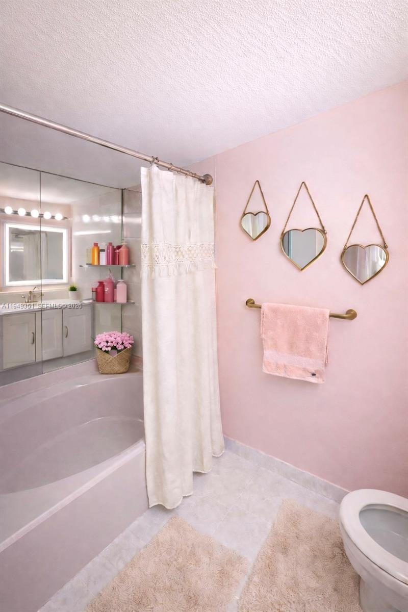 800 Parkview Dr #928 Hallandale Beach, FL 33009