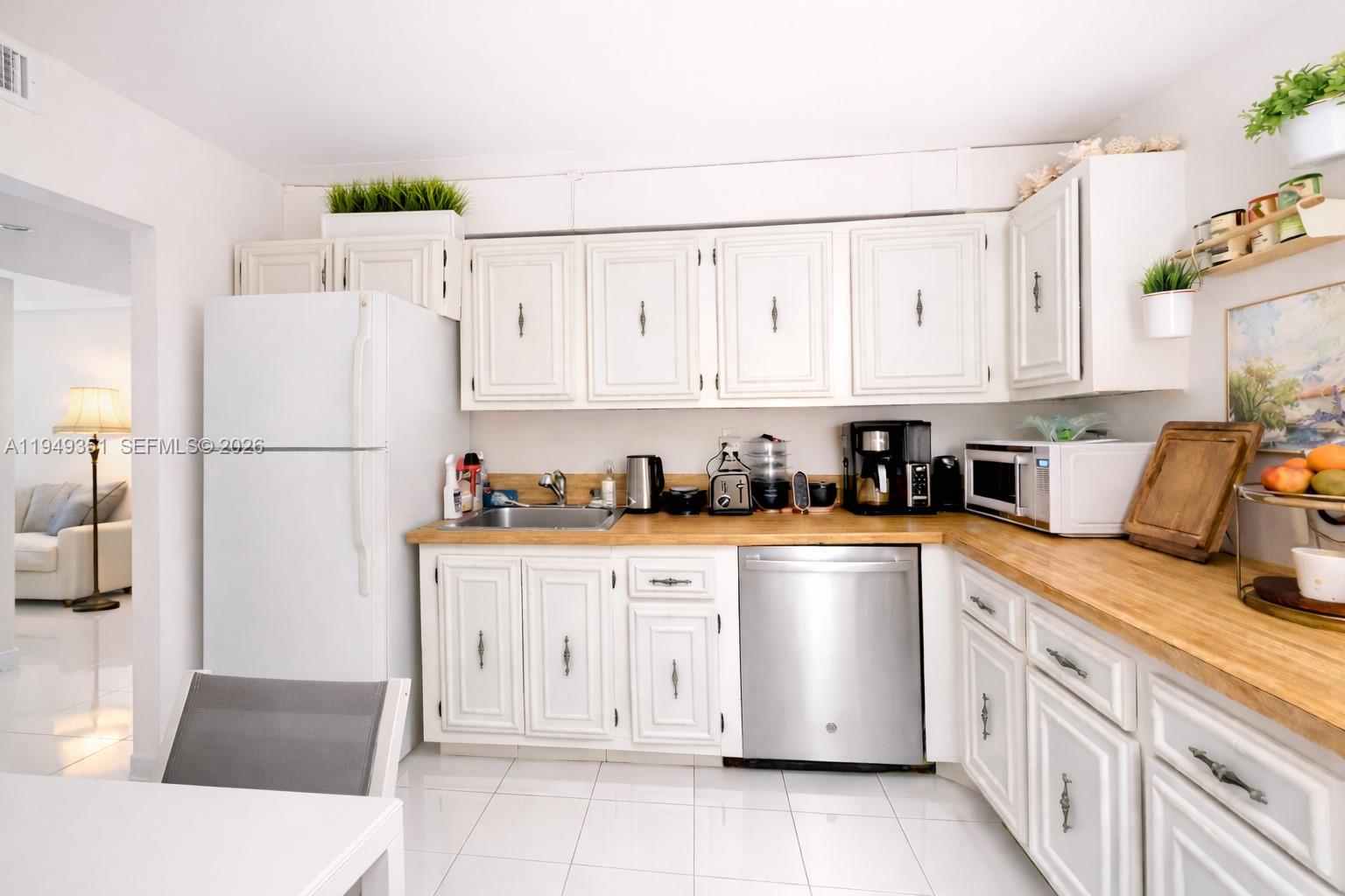 800 Parkview Dr #928 Hallandale Beach, FL 33009