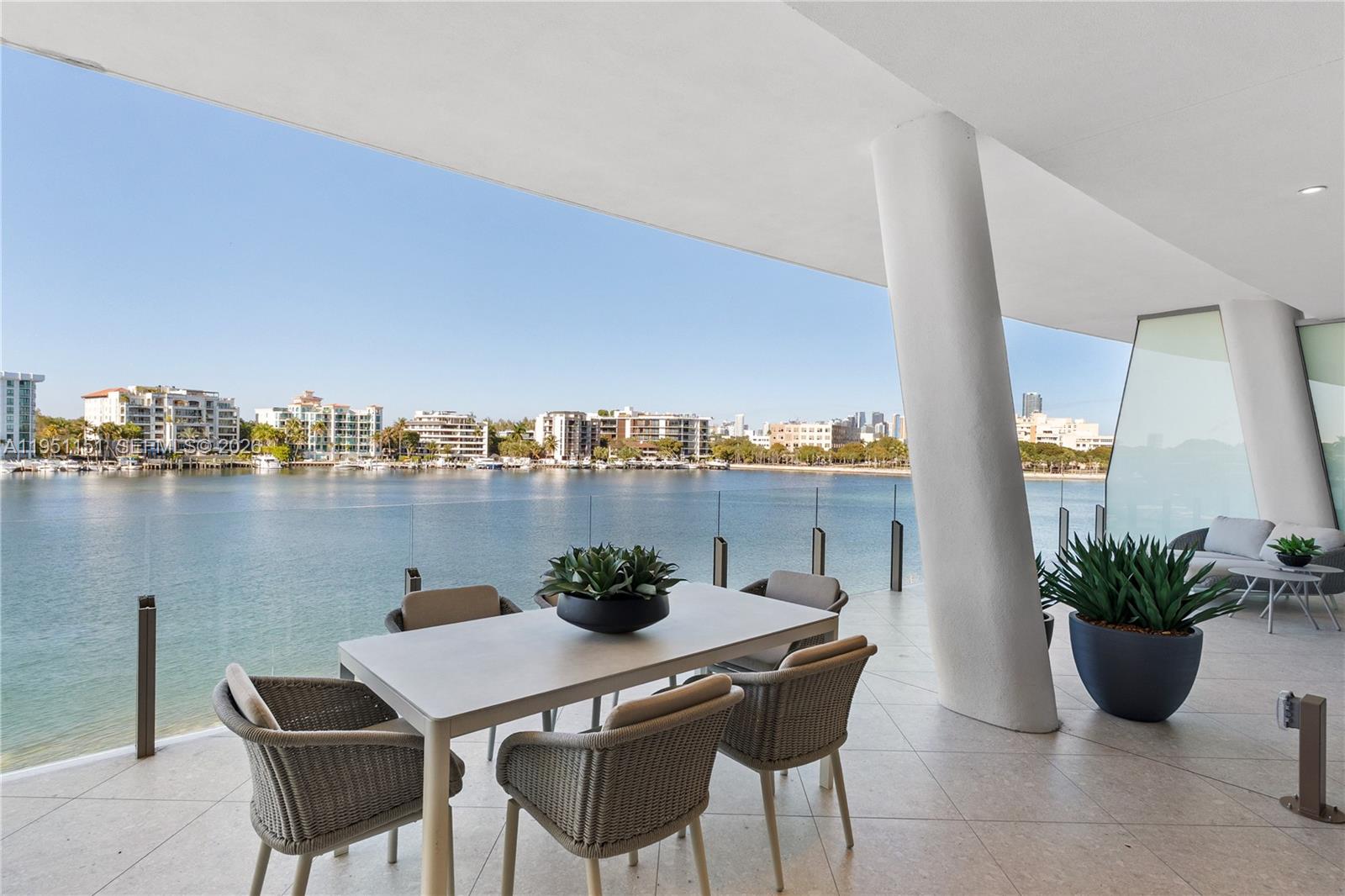 image Vita at Grove Isle50