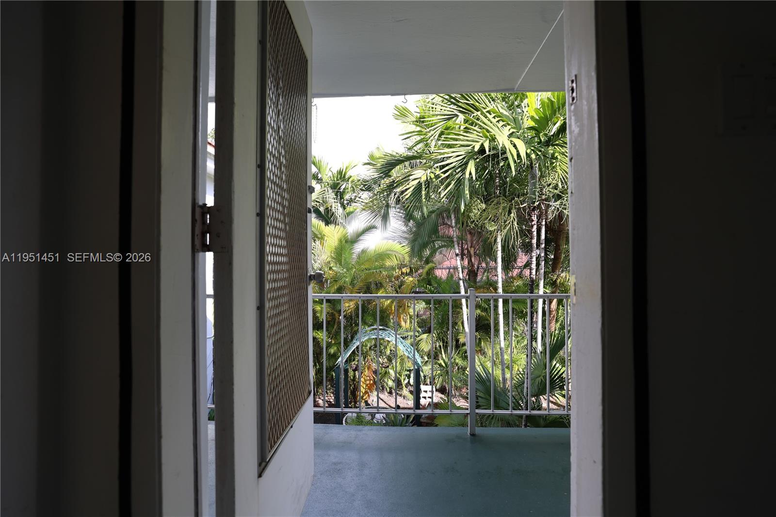 73 Edgewater Dr #3 Coral Gables, FL 33133