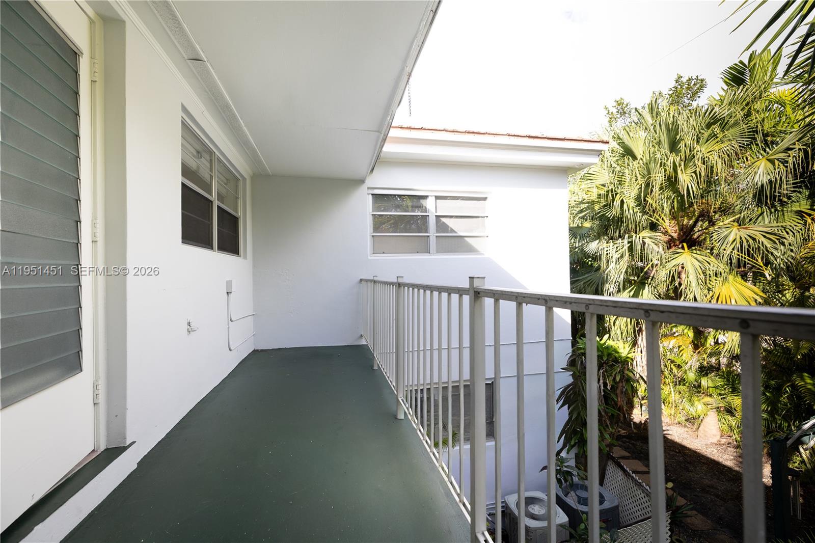 73 Edgewater Dr #3 Coral Gables, FL 33133