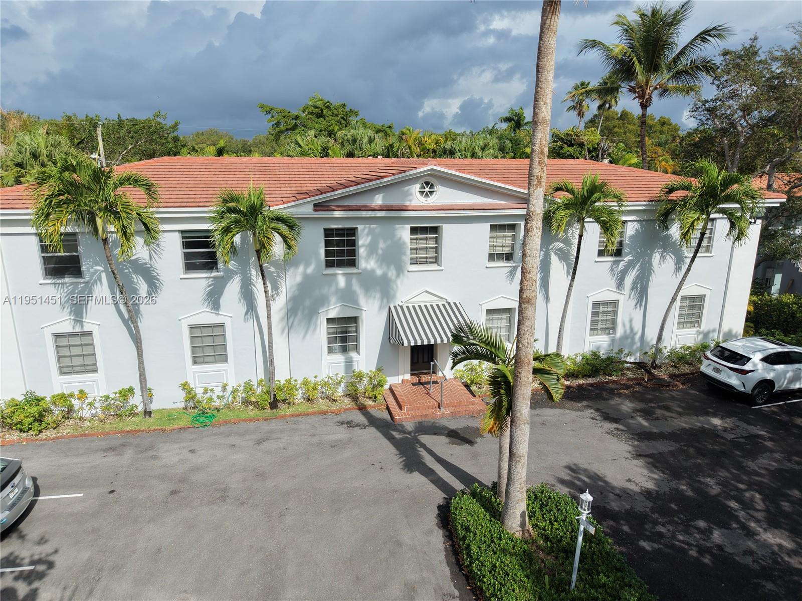 73 Edgewater Dr #3 Coral Gables, FL 33133