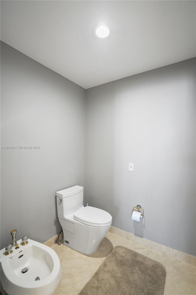 789 Crandon Blvd #1805 Key Biscayne, FL 33149