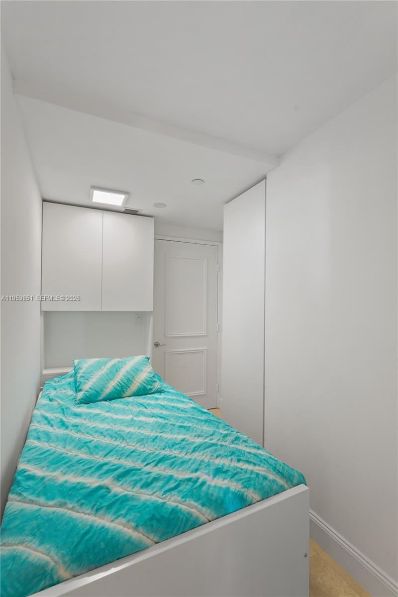 789 Crandon Blvd #1805 Key Biscayne, FL 33149