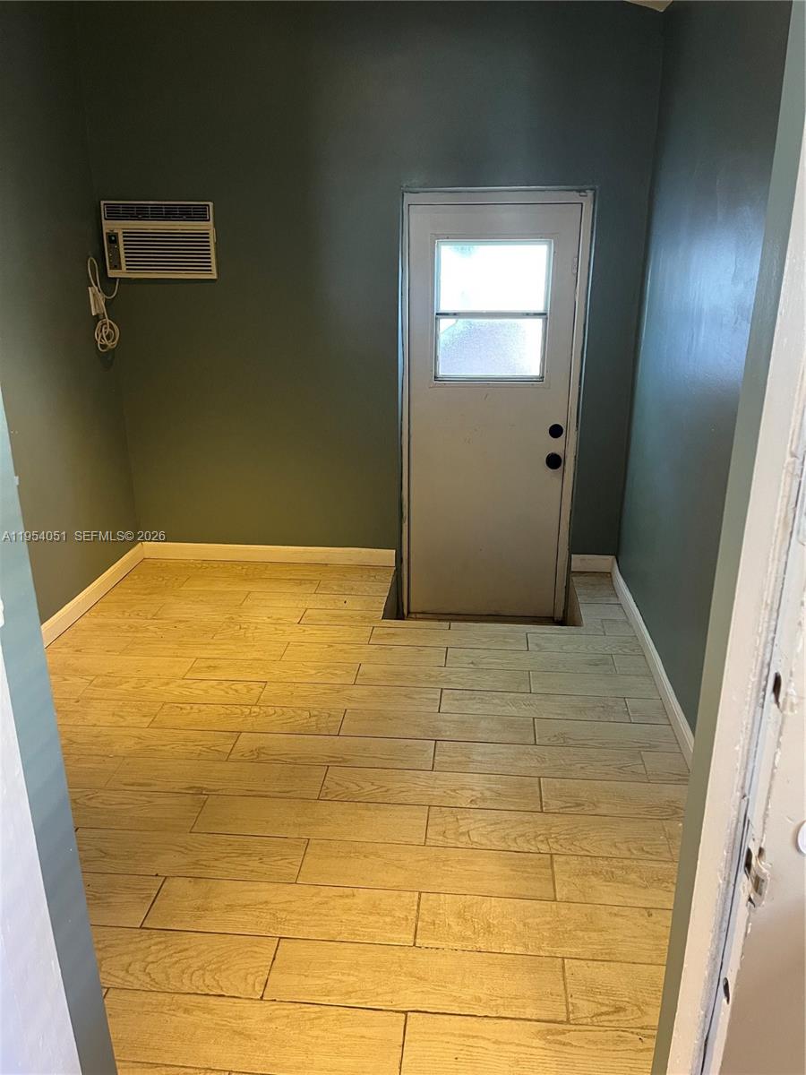 6 Farrey Ln Miami Beach, FL 33139