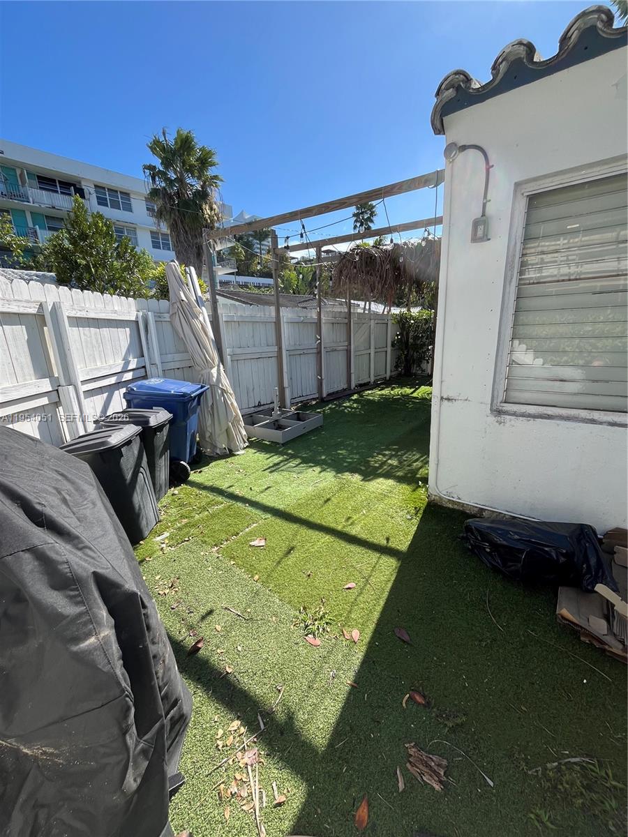 6 Farrey Ln Miami Beach, FL 33139