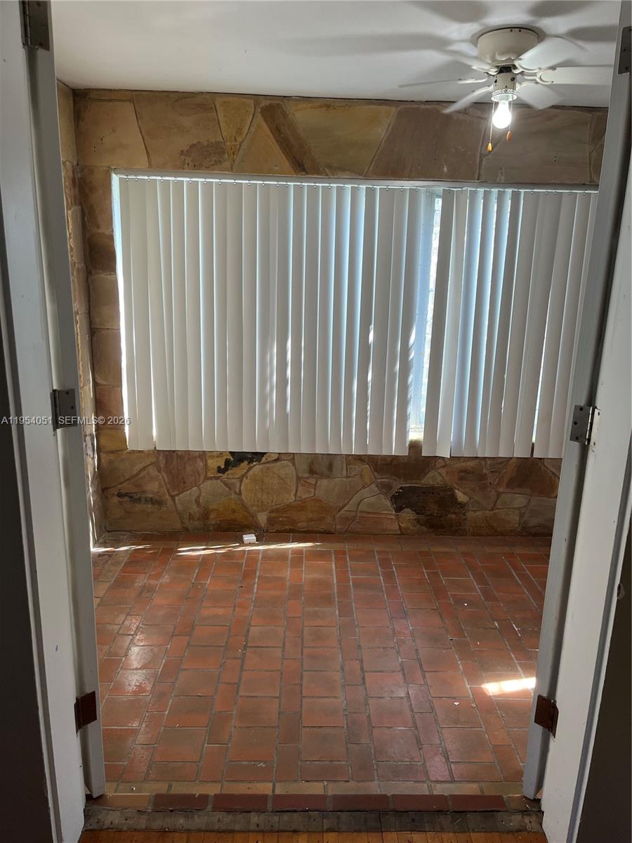 6 Farrey Ln Miami Beach, FL 33139