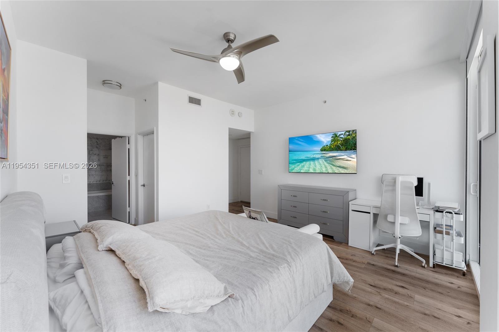 image Vizcayne South11